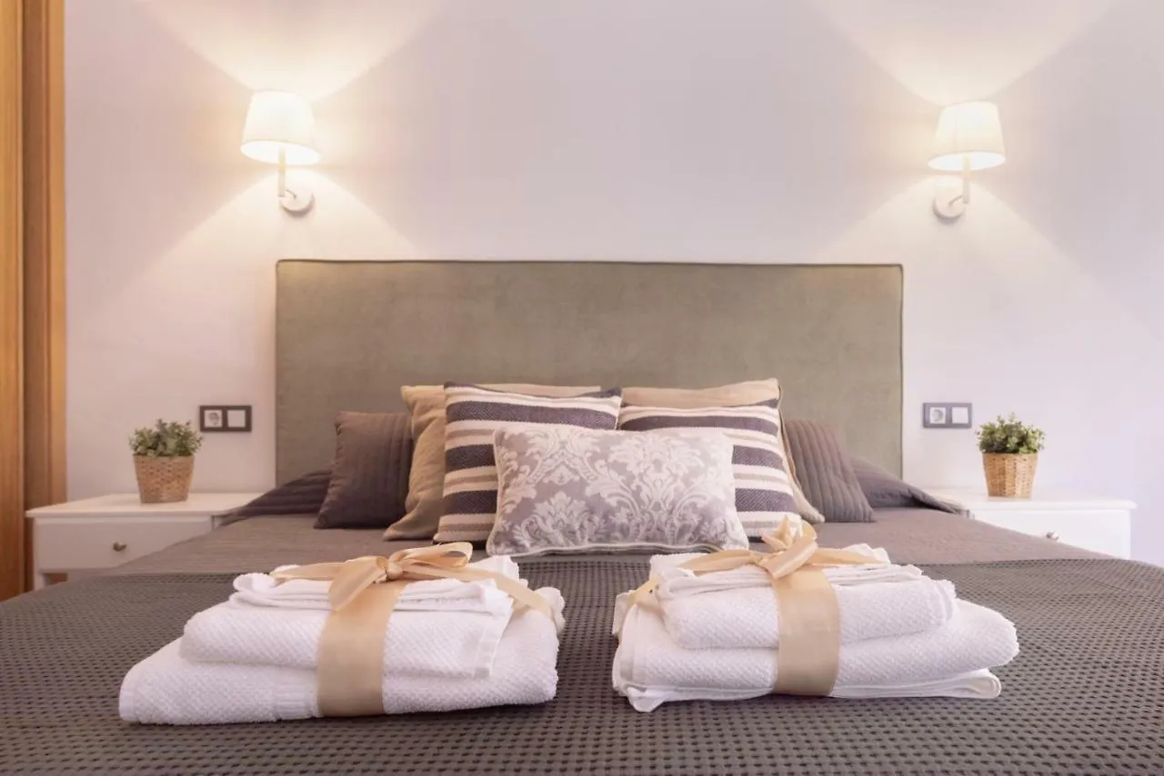 Apartment -Malagasunapts- Rooftop Pool & Free Parking